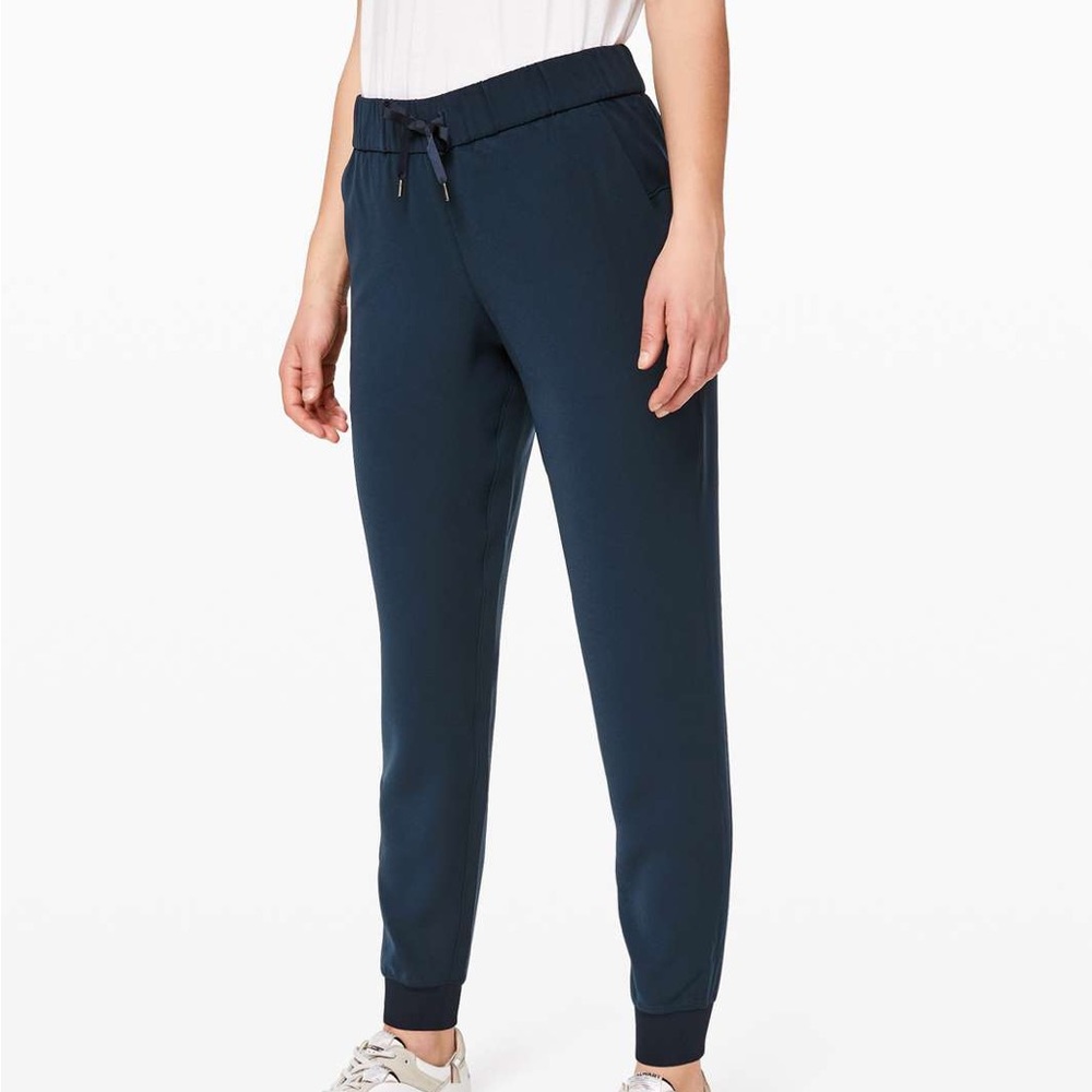Lululemon Navy On the Fly Joggers